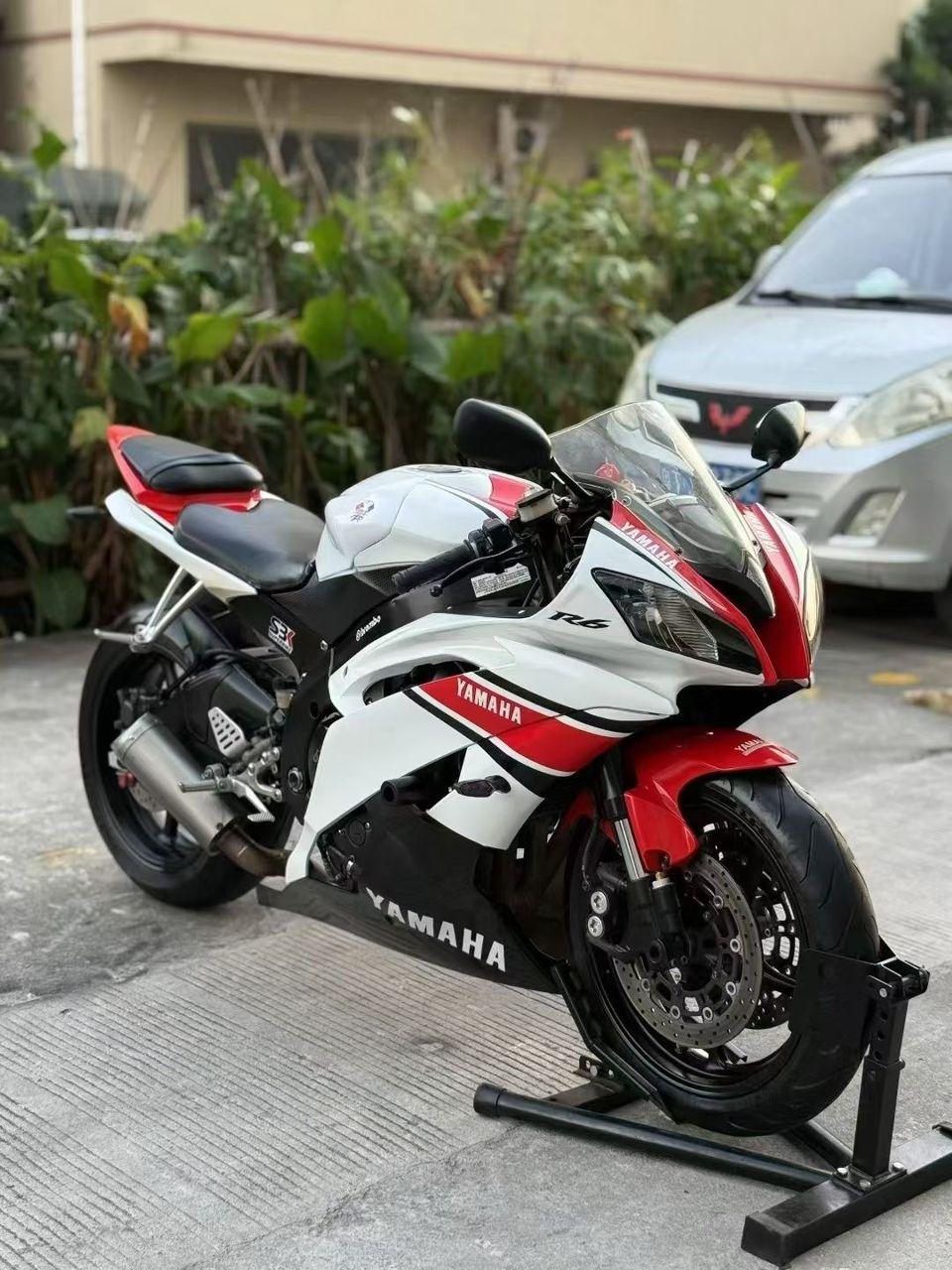 Yamaha R6