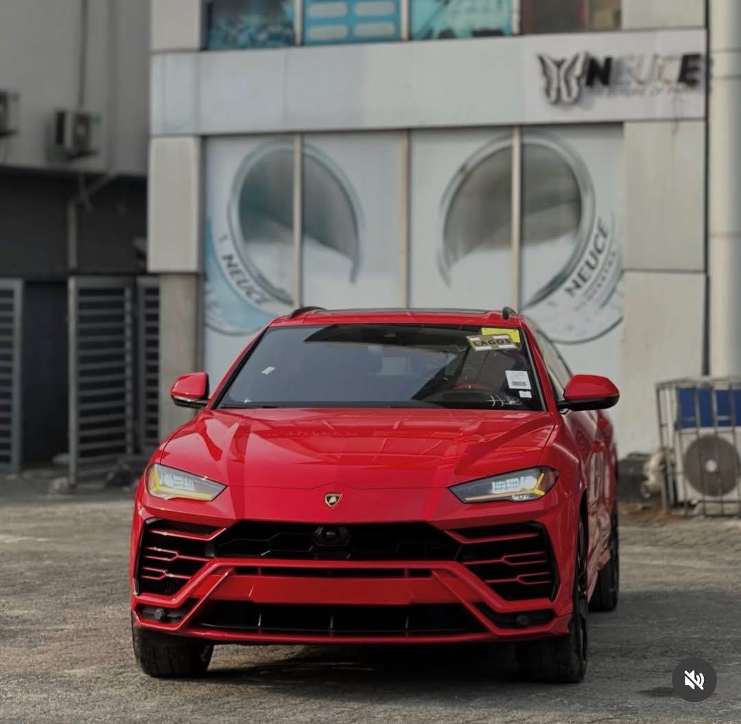  Lamborghini Urus