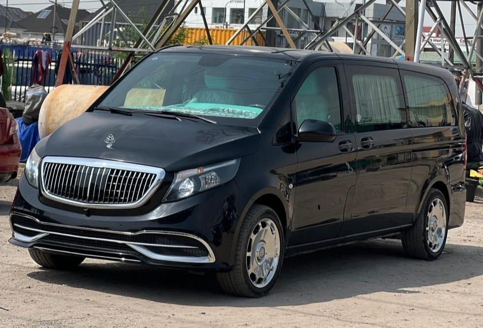  Mercedes Maybach Vino bus 